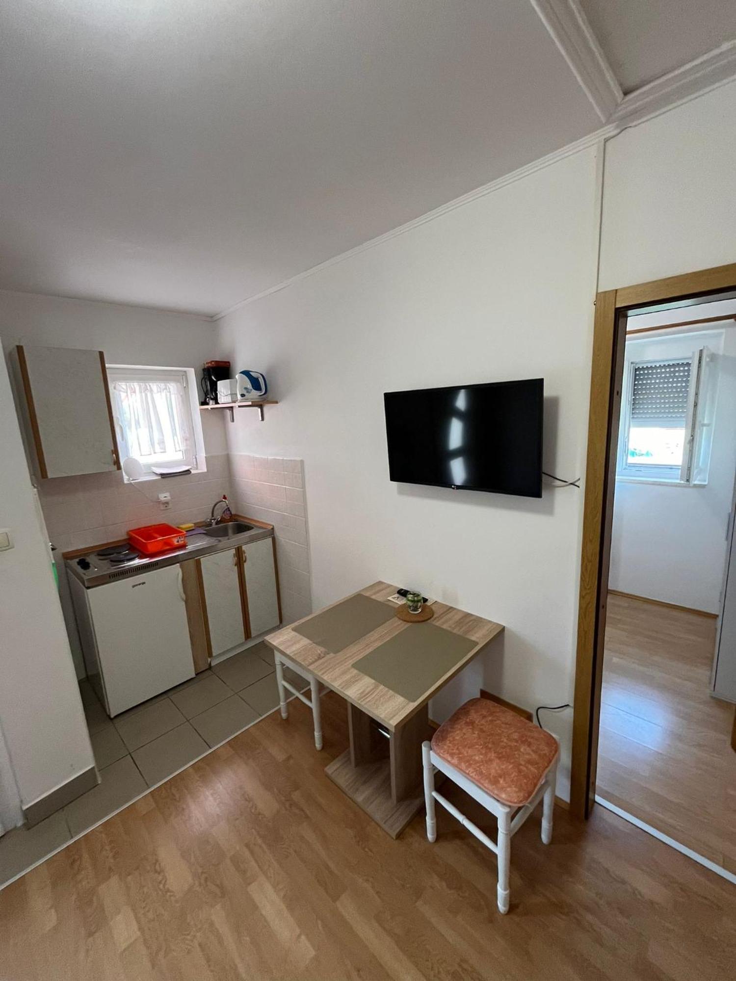 Apartmani Krunic Barbat na Rabu Экстерьер фото